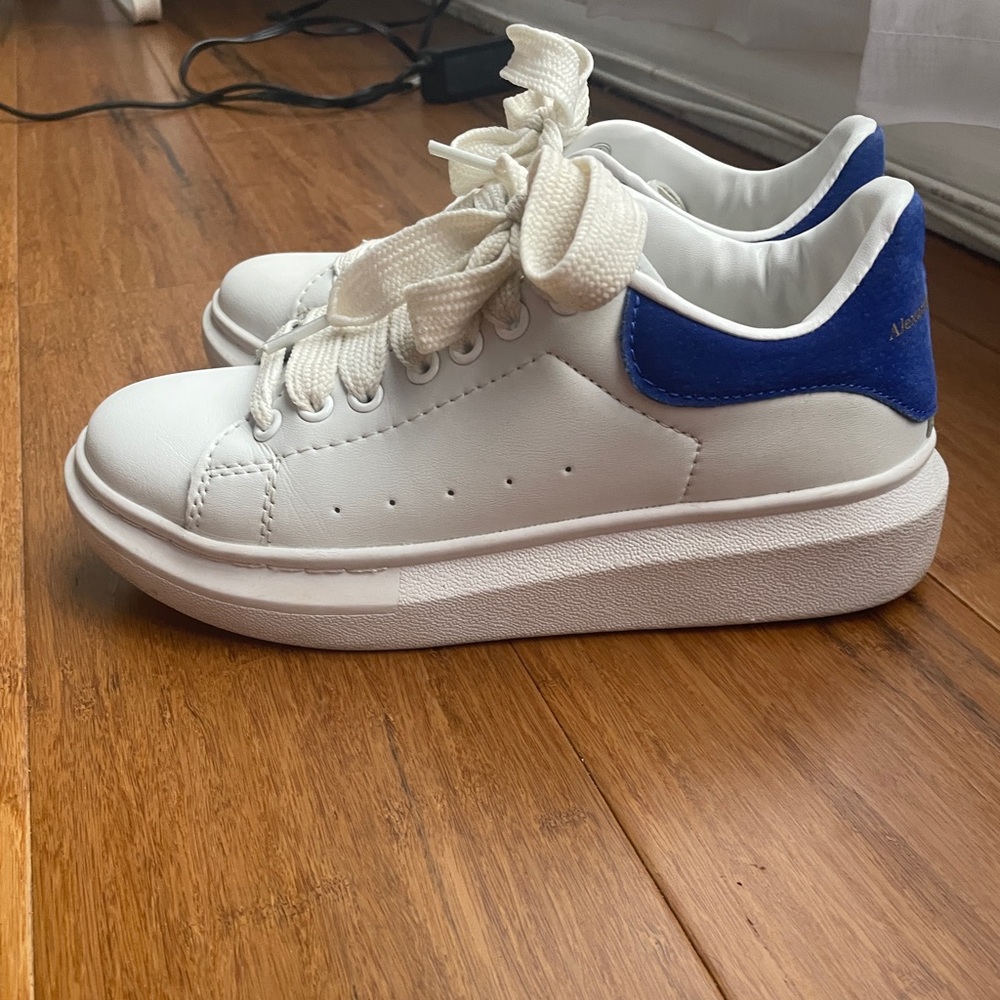 Alexander McQueen Women's Oversized Sneaker in White/paris Blue